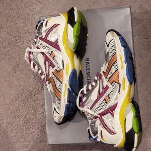 Balenciaga runner sneaker 44